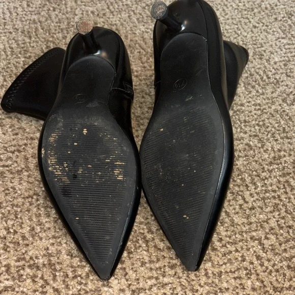 Elegant Black Ankle Boots - Picture 4 of 4